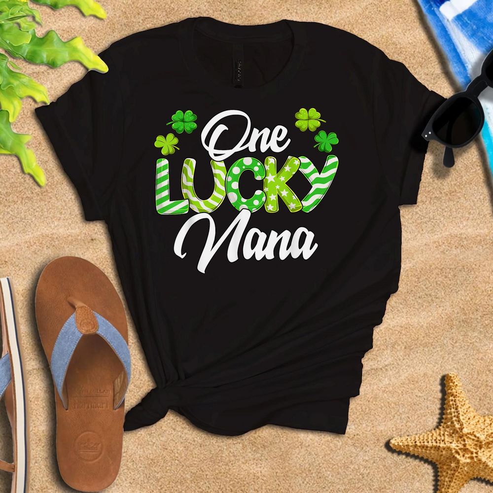 One Lucky Nana Shamrock Irish Nana St Patrick's Day Shirt Unisex Standard T-Shirt black s