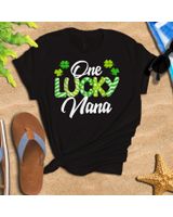 One Lucky Nana Shamrock Irish Nana St Patrick's Day Shirt Unisex Standard T-Shirt black s